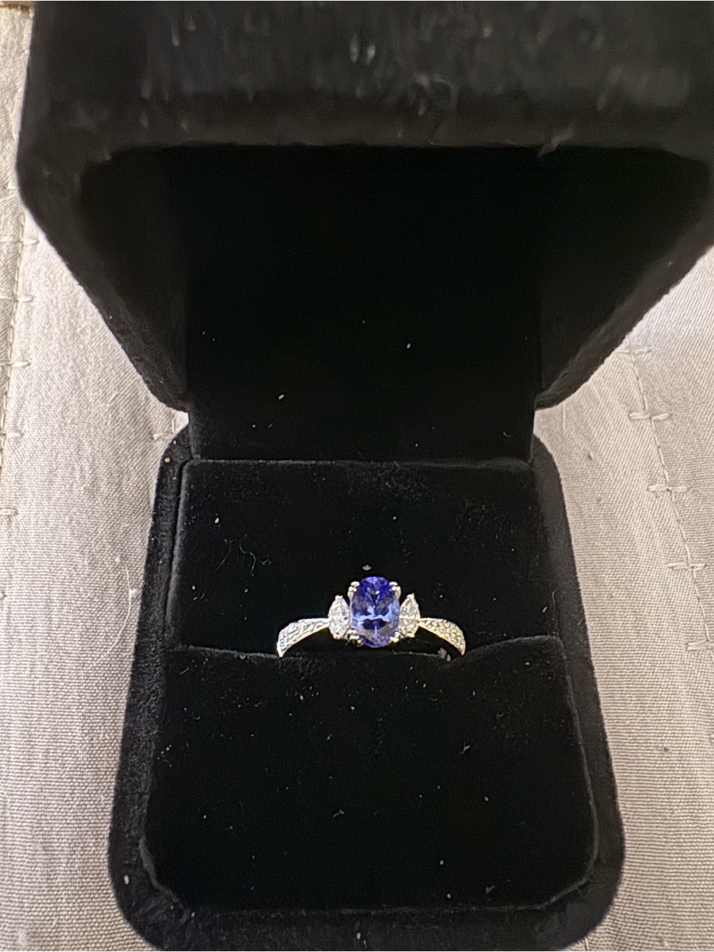 14k white gold tanzanite and diamond ring size 7 NWOT